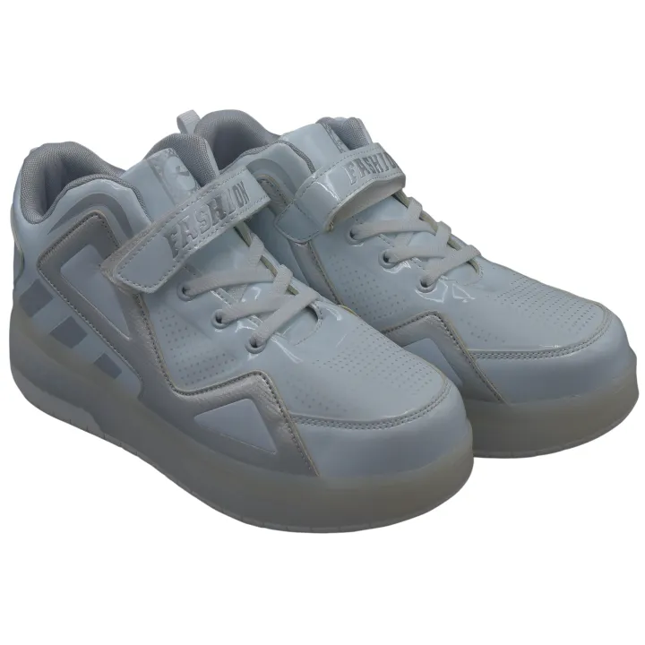 Glowing%20LED%20Light%20up%20White%20Roller%20Shoes%20for%20Boys%20and%20Girls,%20USB%20Rechargeable%20-%20Fast%20Delivery%20in%203/4%20days%20only%20-%20Image%205