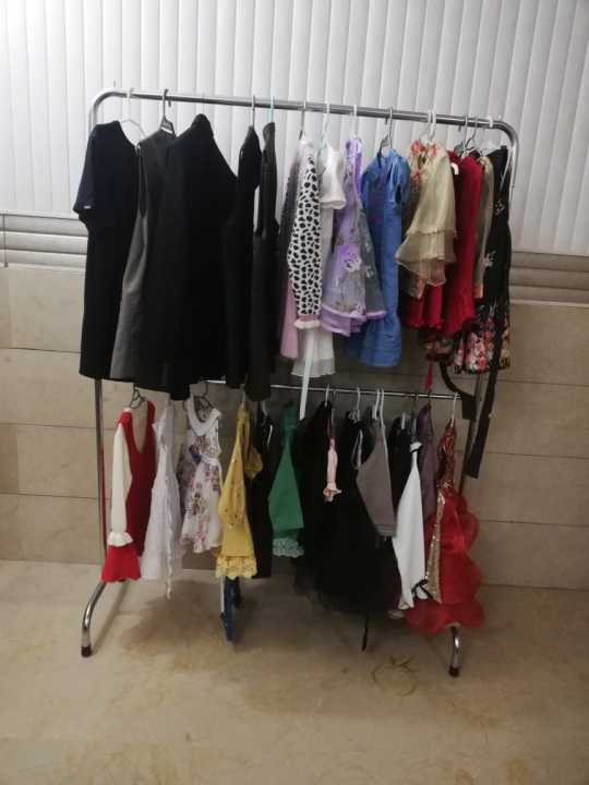PORTABLE%20CLOTH%20HANGING%20STAND%20RACK%20STYLE%20FOR%20BOUTIQUE%20AND%20HOME%20-%20Image%205