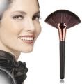 Professional Makeup Brush, Fan Brush, Contour Brush. 