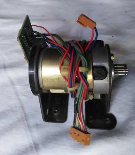 Motor%20Permanent%20Magnet%20DC%20Motor%20With%20Encoder%20and%20Stand%20(Voltage%20:%2024DC),%20(Approx,%20RPM%202200)%20%20USED%20-%20Image%205