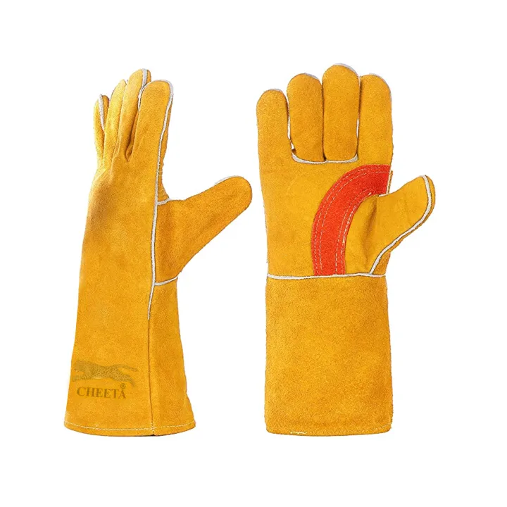 Welding%20Glove%20Ultimate%20Protection%20During%20Heavy%20Spark%20Welding%20-%20Image%203