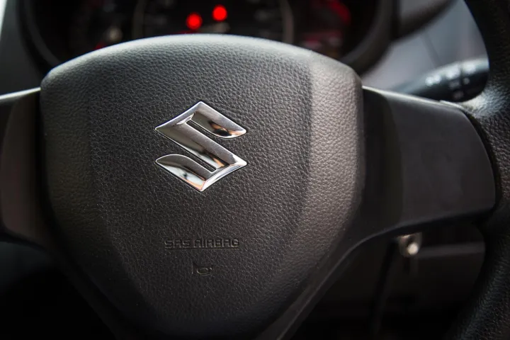 Suzuki%20Cultus%20New%20Steering%20Emblem%20In%20Metal%20-%20Image%202