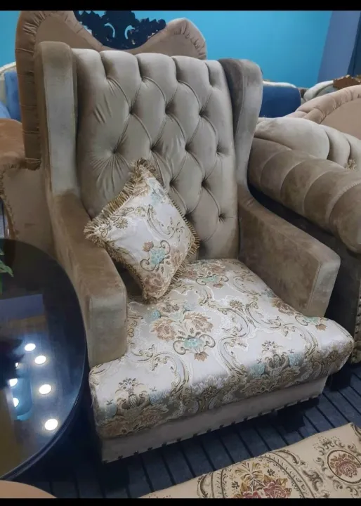 Royal%20Design%20Tufted%20Sofa%20Set%20-%20Tufted%20Back%20%20Curved%20Arms%20%20Relaxer%20Back%20%20Printed%20J%20Card%20Fabric%20Seats%20%20Velvet%20Fabric%20-%205%20Seater%20-%20Image%205