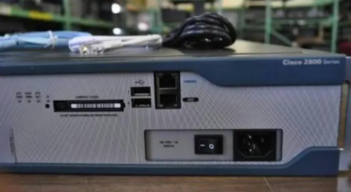 Cisco%202851%20Router%20/%20Cisco%202851%20Integrated%20Services%20Router%20-%20Image%203