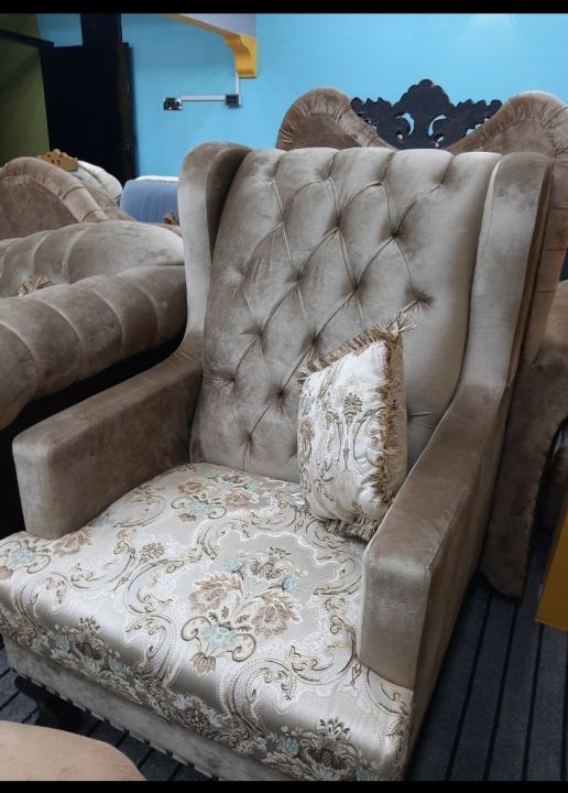 Royal%20Design%20Tufted%20Sofa%20Set%20-%20Tufted%20Back%20%20Curved%20Arms%20%20Relaxer%20Back%20%20Printed%20J%20Card%20Fabric%20Seats%20%20Velvet%20Fabric%20-%205%20Seater%20-%20Image%203