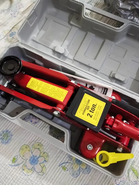 Red%20Car%20Jack%202%20Ton%20With%20Hard%20Safety%20Locking%20Briefcase%20-%20Image%207